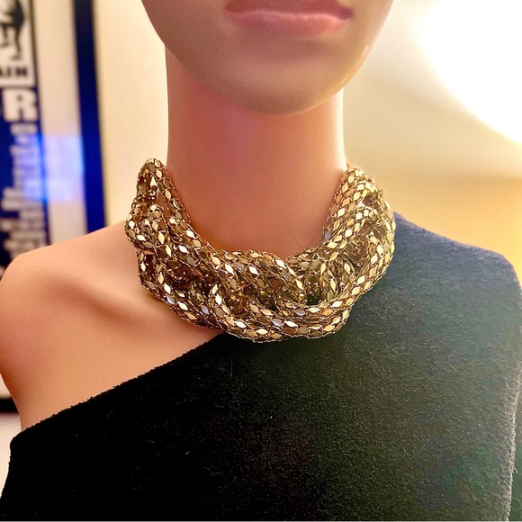 Jewelry - Vintage gold tone braided mesh statement necklace